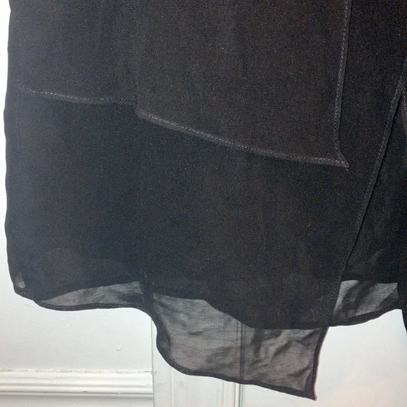 Sleeveless black layer blouse - Picture 6 of 7